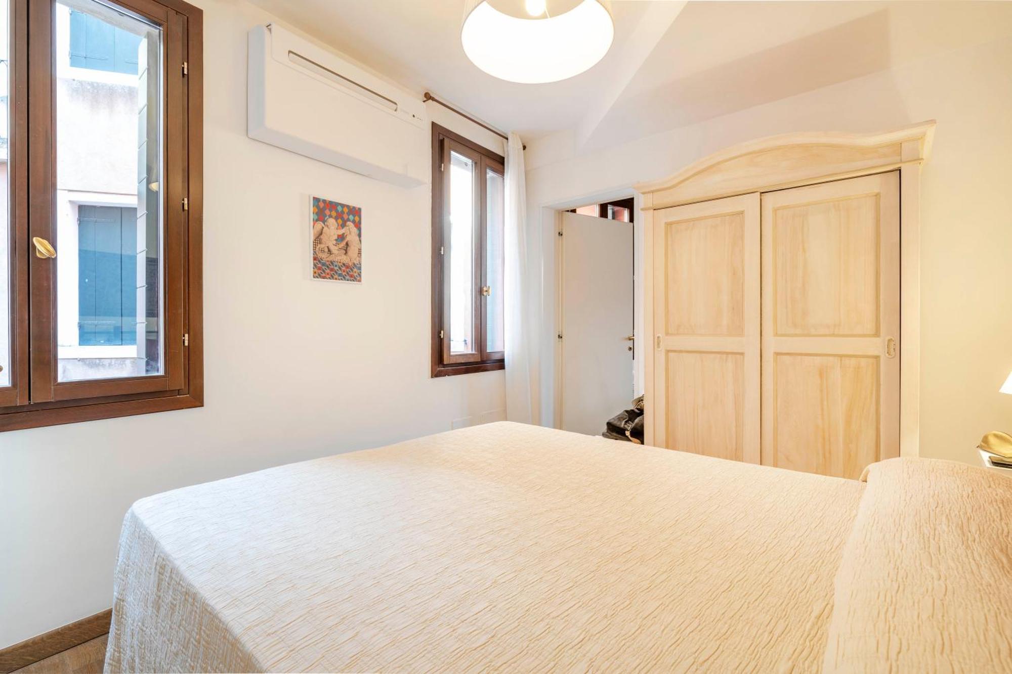 Contemporary In Ff * Venecia