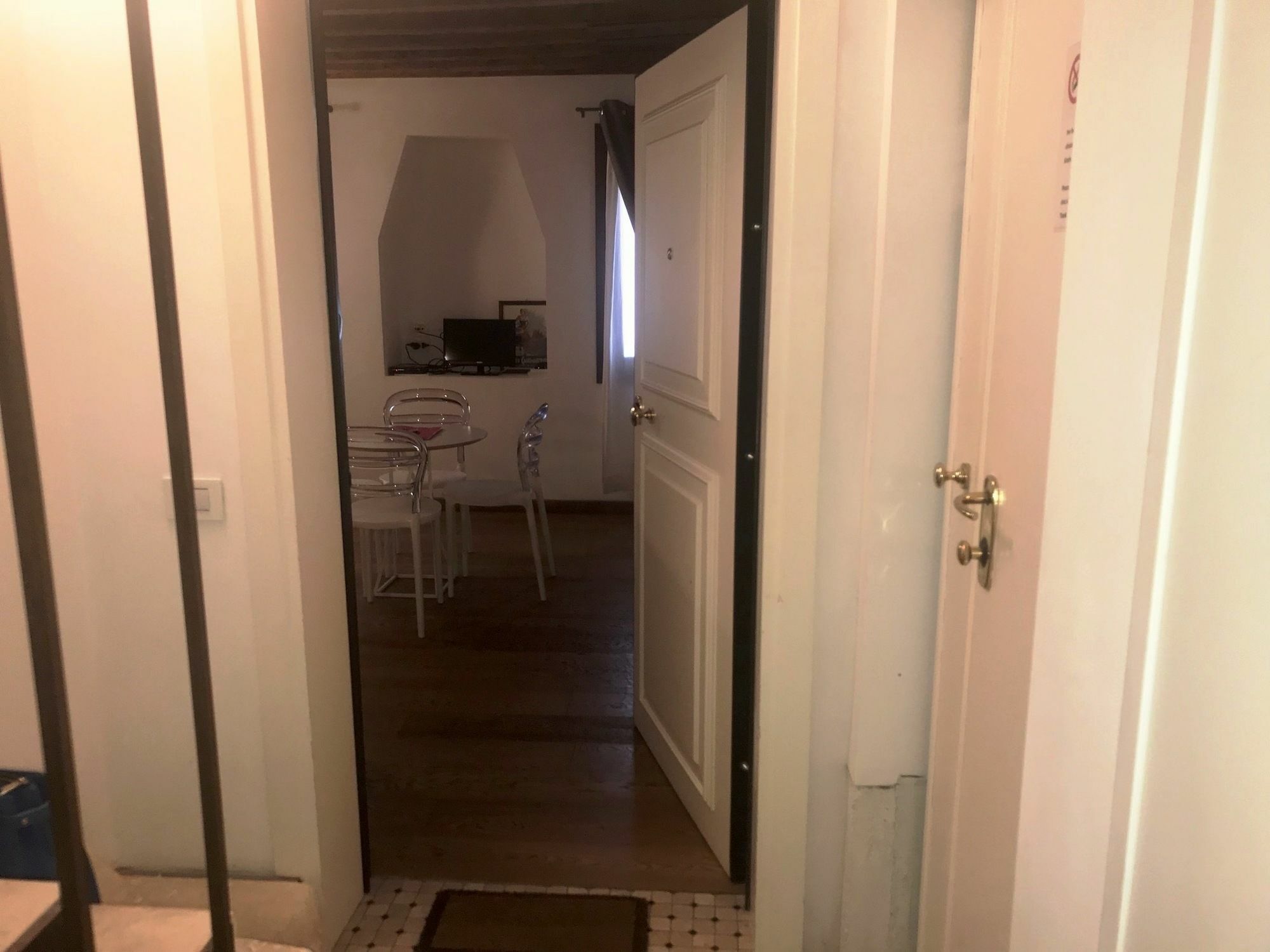 Contemporary In Ff * Venecia